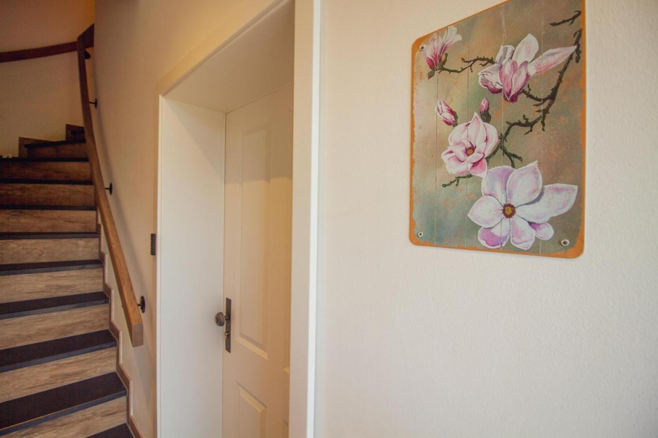 Up Besoeoek - Magnolie Mit Sauna Krummhörn Exterior foto