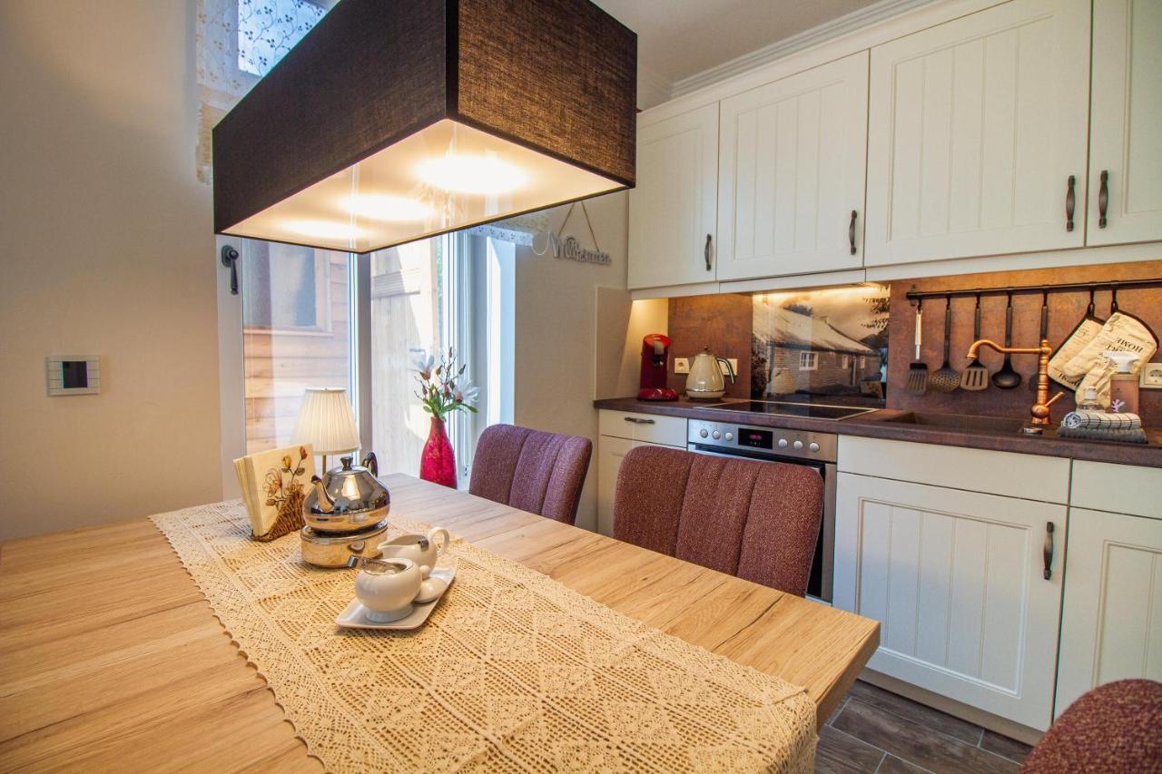 Up Besoeoek - Magnolie Mit Sauna Krummhörn Exterior foto